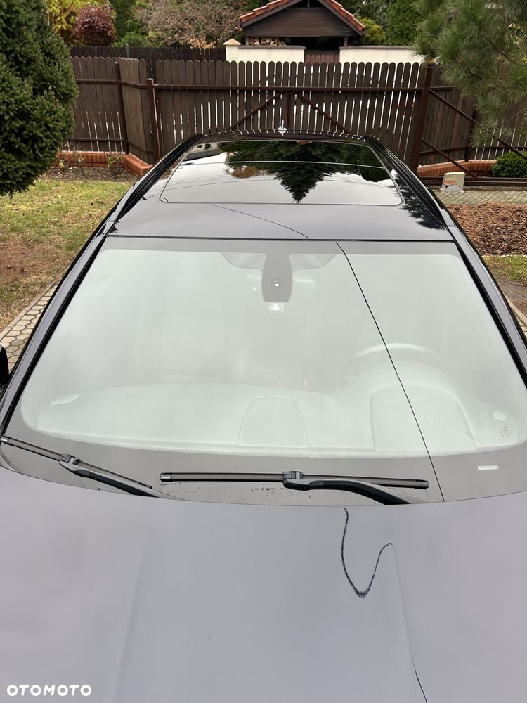 BMW 5 Series 2012 photo 2