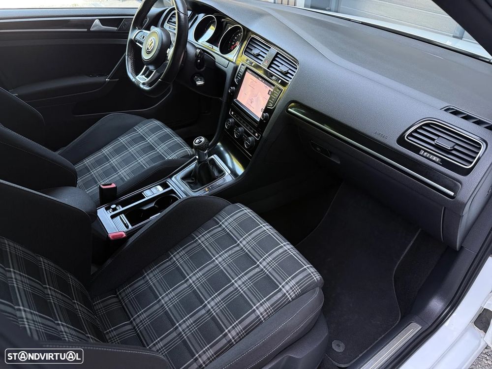 VW Golf 2.0 TDI GTD - 16
