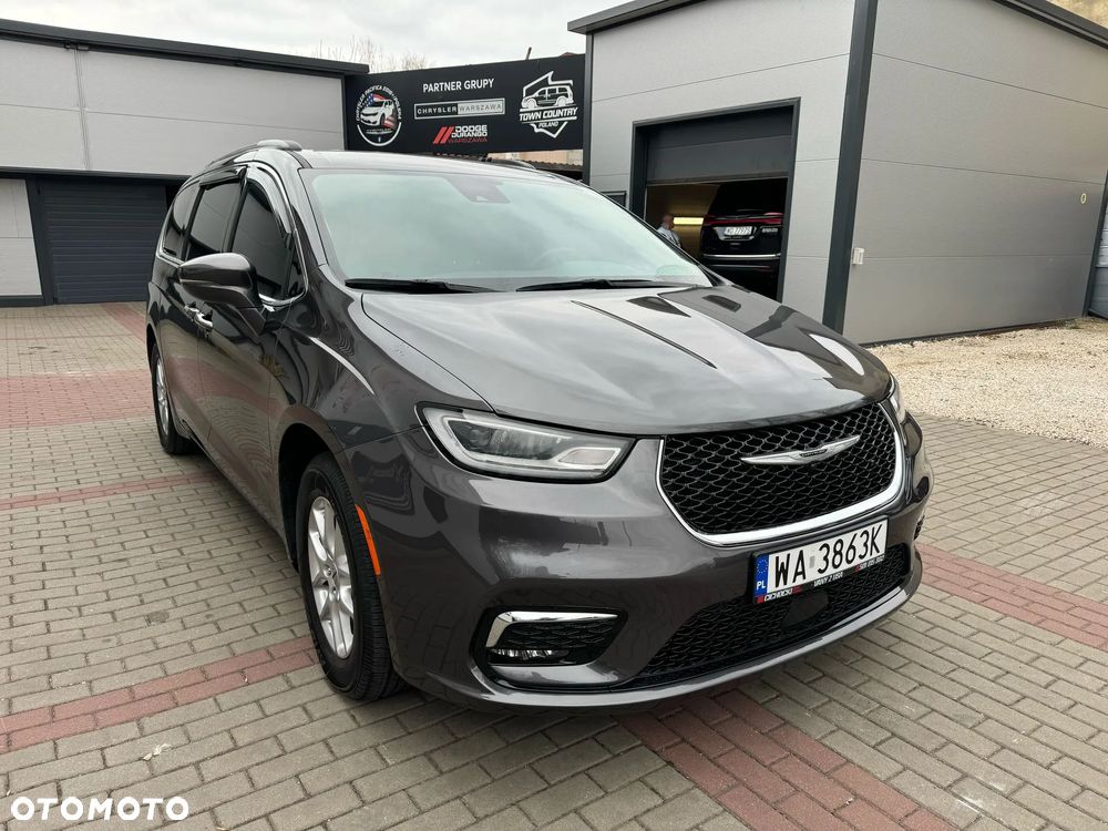 Chrysler Pacifica - 1