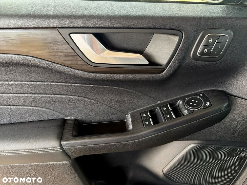 Ford Kuga - 16