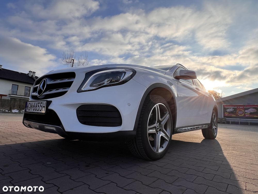 Mercedes-Benz GLA 200 7G-DCT AMG Line - 22