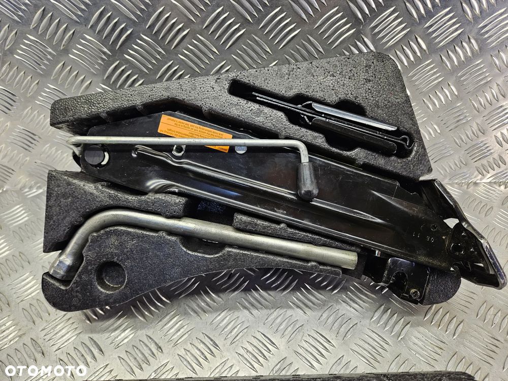 VW TOUAREG 7P 10-18R ZESTAW KLUCZY NAPRAWCZY PODNOŚNIK KOMPLET LEWAREK 7P0012112C - 2
