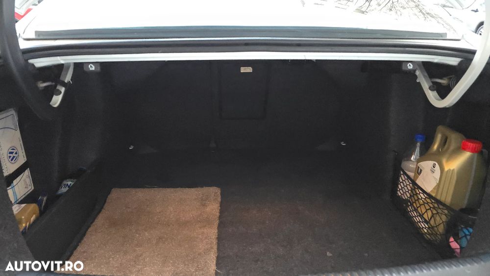 Volkswagen Jetta 1.2 TSI Trendline - 16