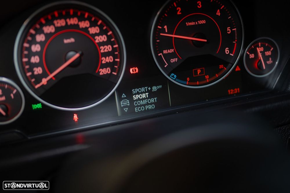 BMW 320 d Touring Pack M Shadow Auto - 40