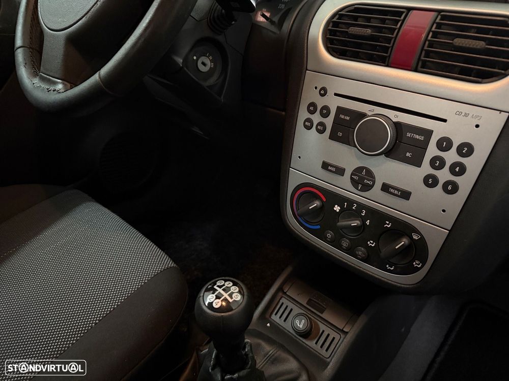 Opel Corsa 1.2 Twinport Silver Plus - 12