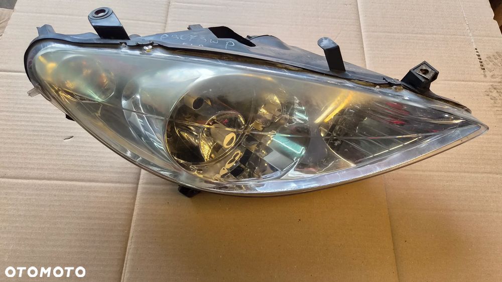 Lampa przód prawy Peugeot 307 SW 01-05 - 2