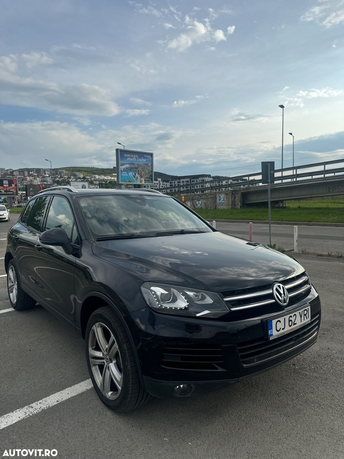 Volkswagen Touareg - 1