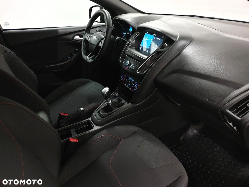 Ford Focus 1.5 EcoBoost STart-Stopp-System ST-LINE - 25