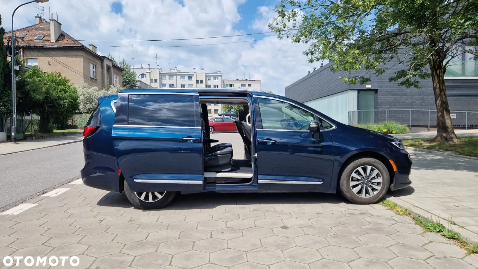 Chrysler Pacifica - 10