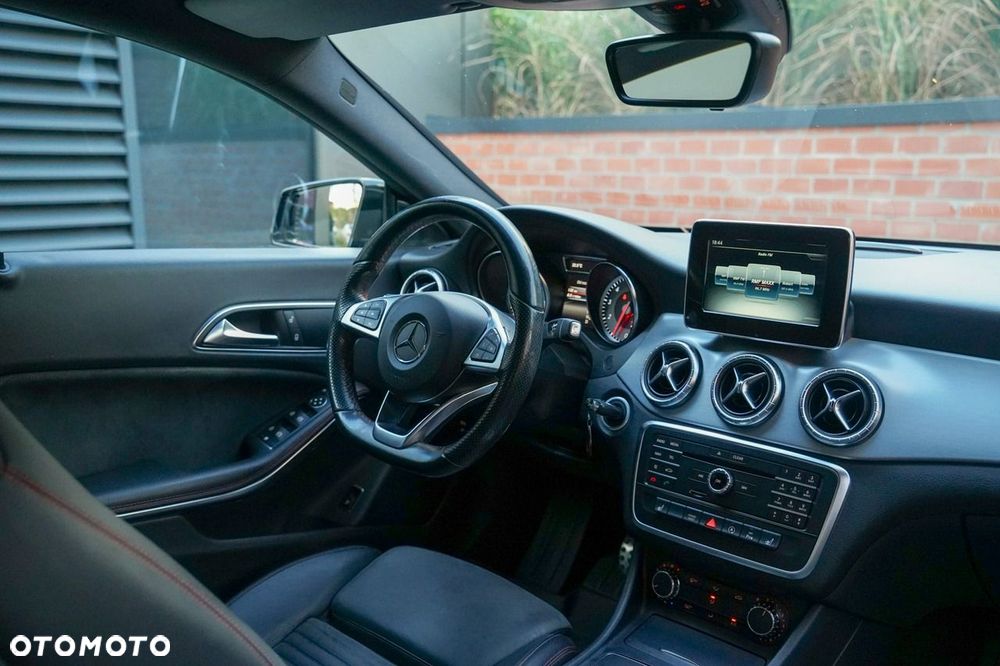 Mercedes-Benz CLA 200 7G-DCT AMG Line - 6