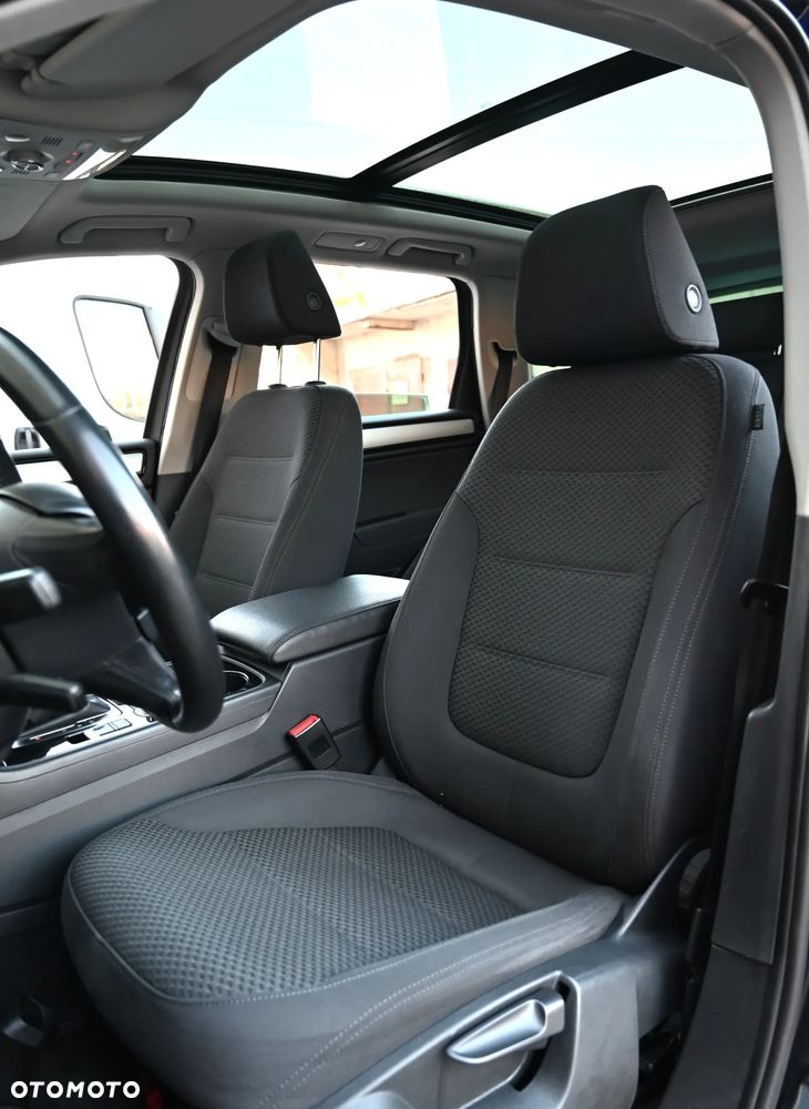 Volkswagen Touareg - 37