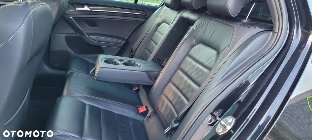 Volkswagen Golf - 29