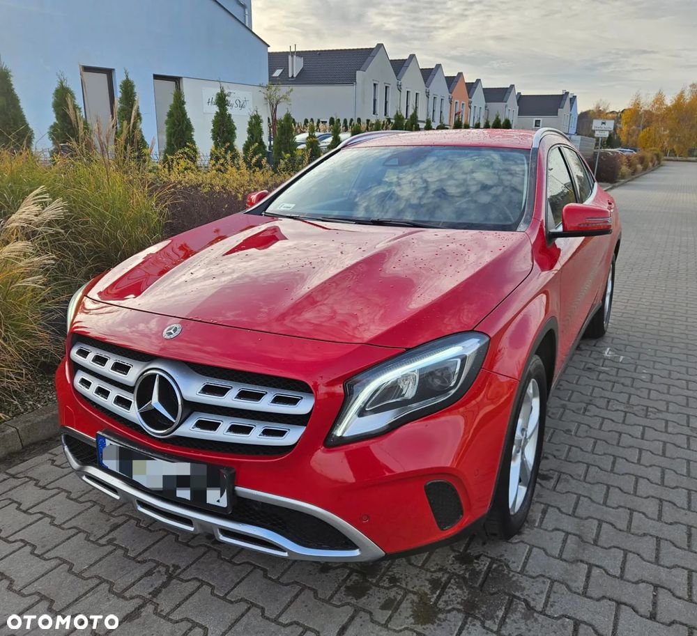 Mercedes-Benz GLA 200 7G-DCT - 3