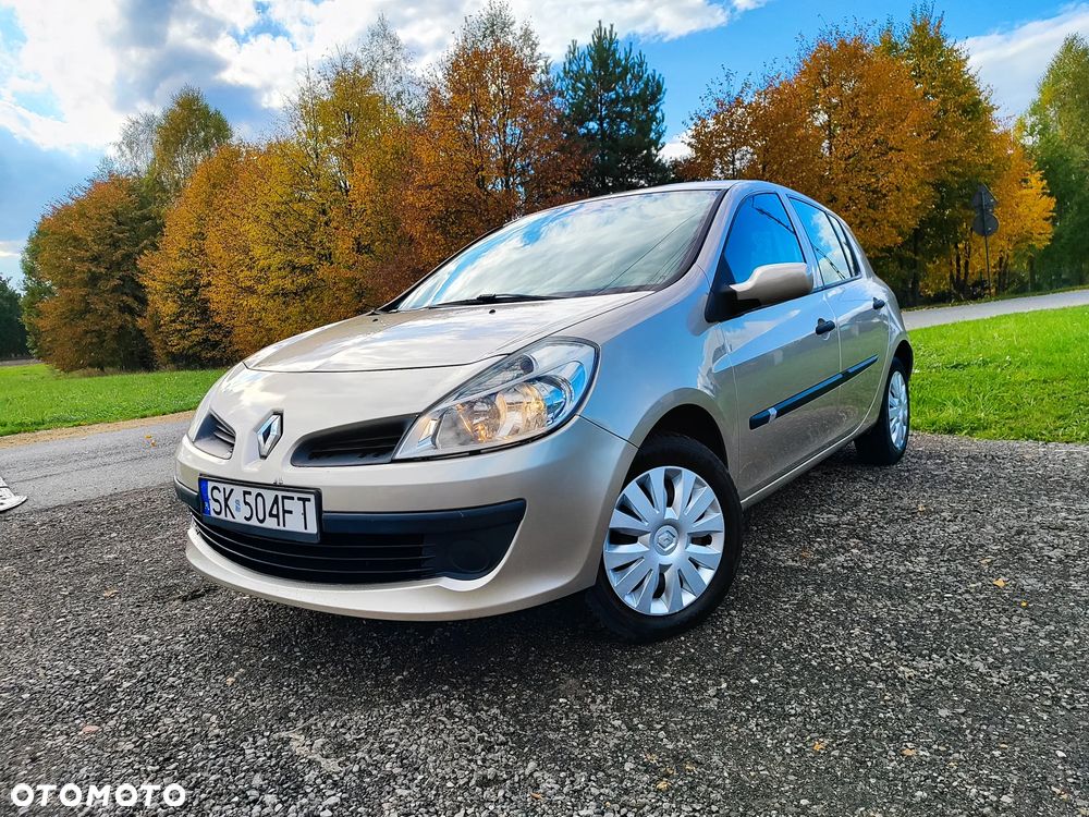 Renault Clio 1.2 16V Campus - 10