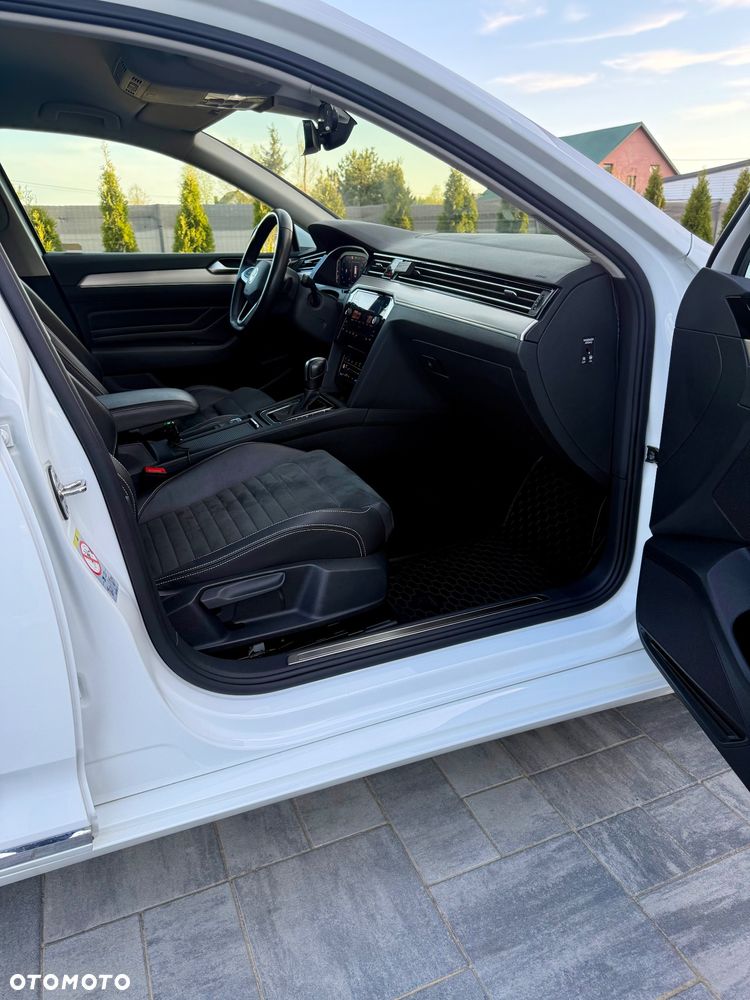 Volkswagen Passat 2.0 TDI SCR DSG Elegance - 21