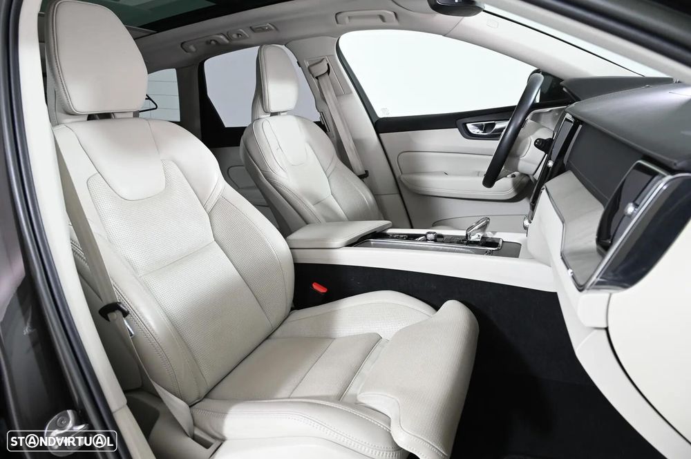 Volvo XC 60 2.0 T6 PHEV Ultimate Bright AWD - 24