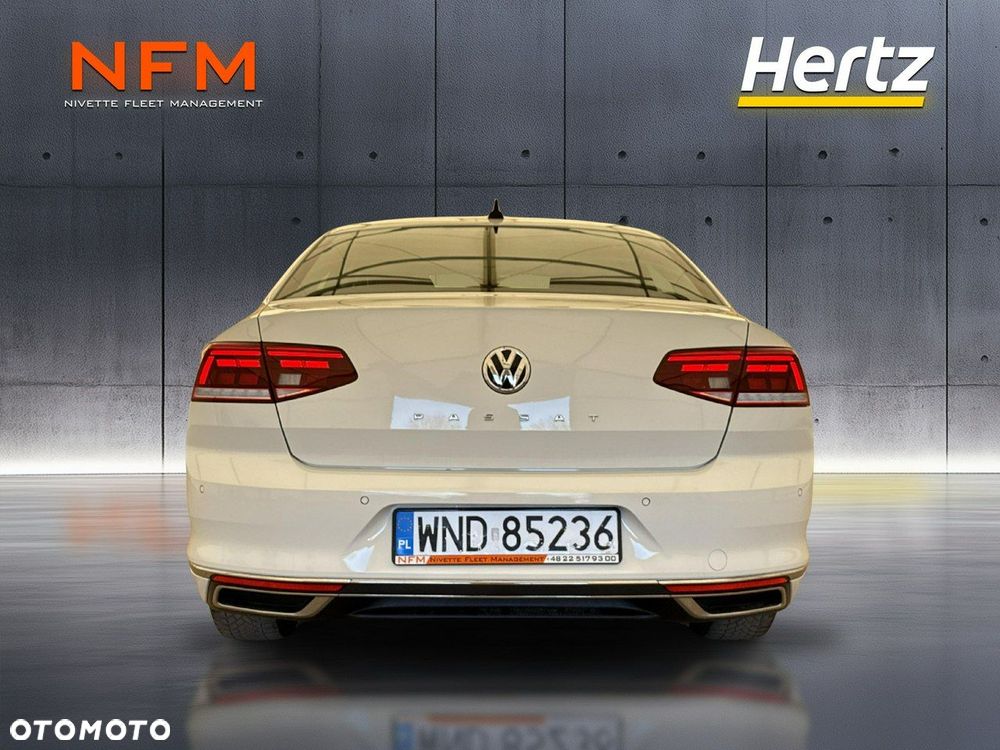Volkswagen Passat - 10