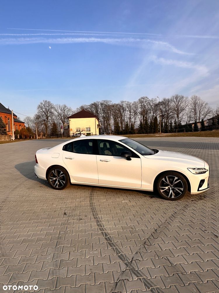 Volvo S60 B4 B R-Design - 4