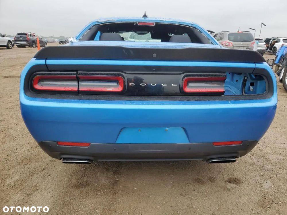 Dodge Challenger - 6