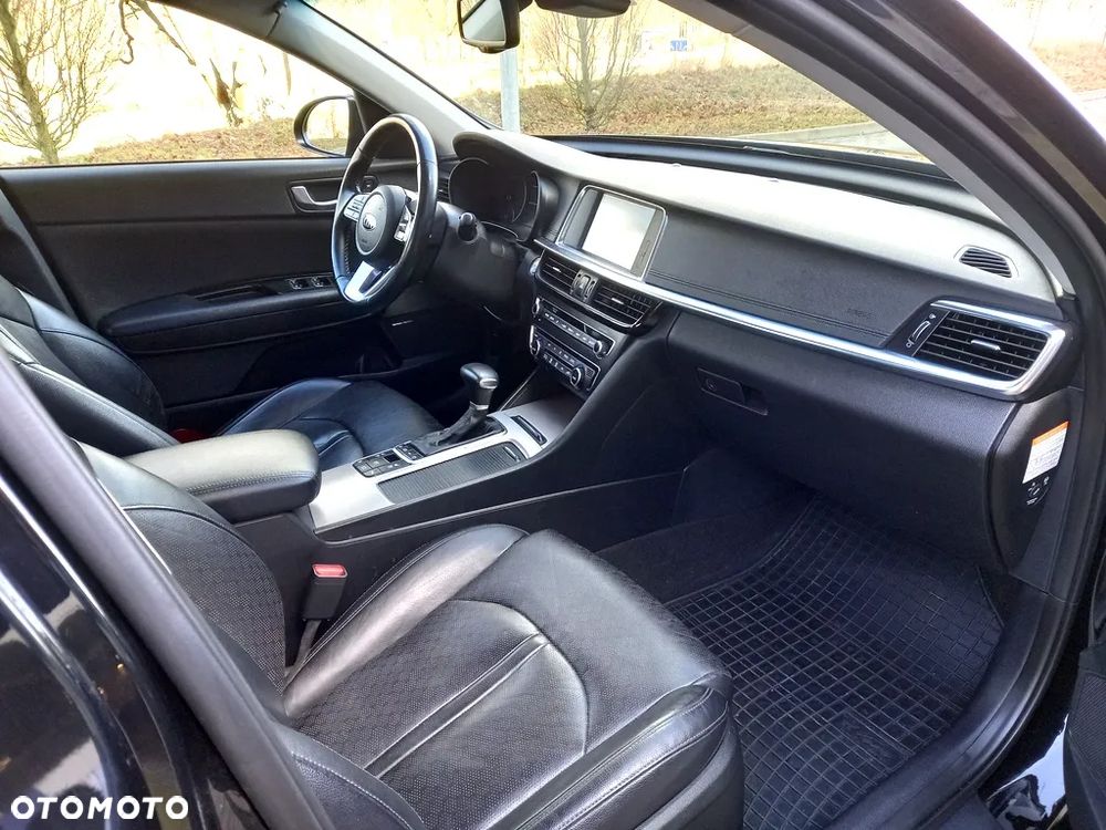 Kia Optima - 11