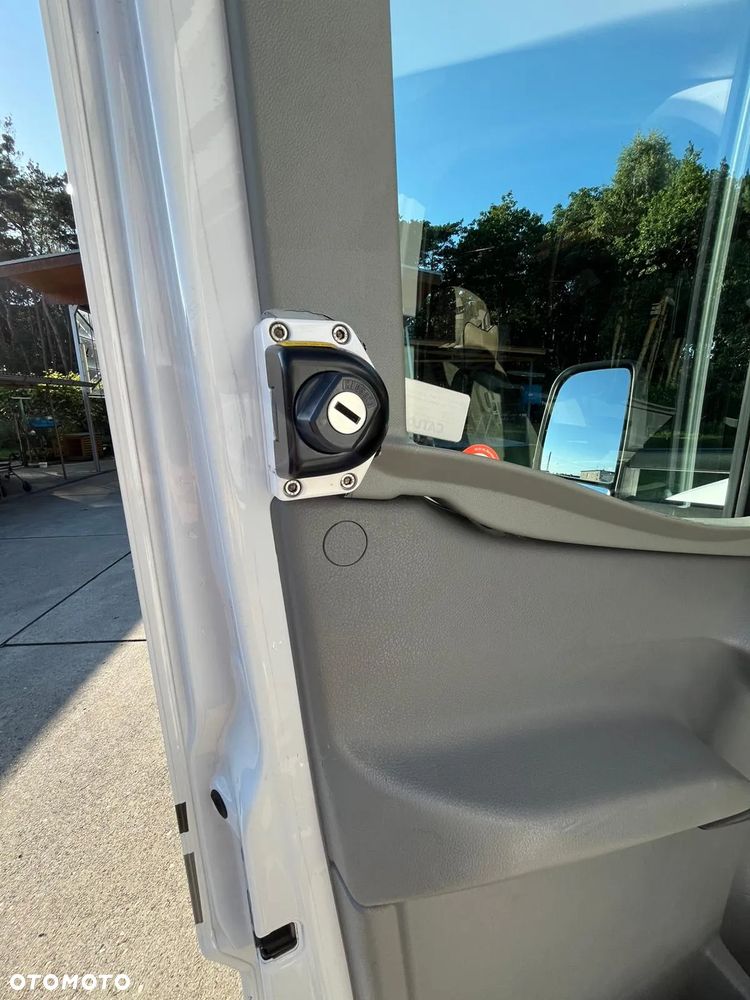 Mercedes-Benz Sprinter - 34