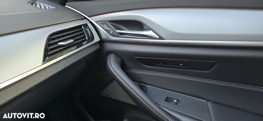 BMW Seria 5 530d xDrive AT - 16