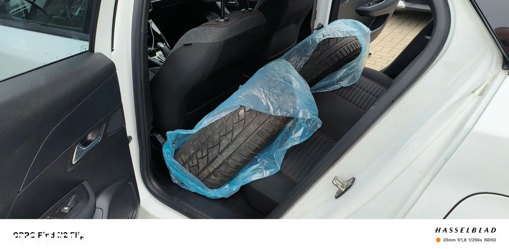 Peugeot 2008 1.2 PureTech Active S&S EAT8 - 5