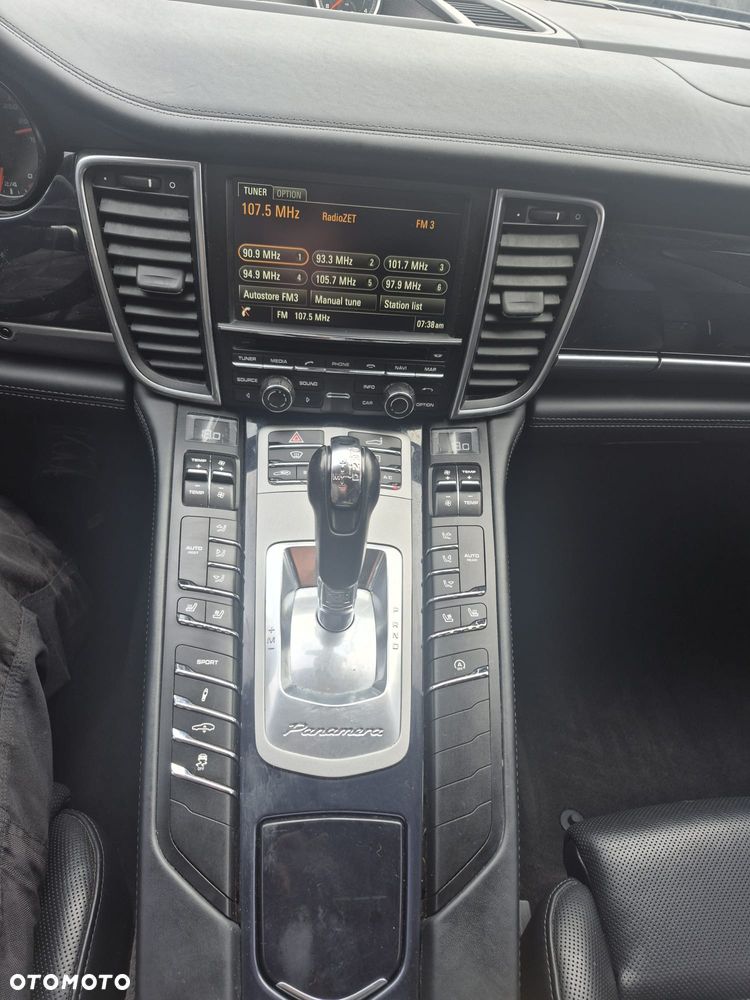 Porsche Panamera S - 9
