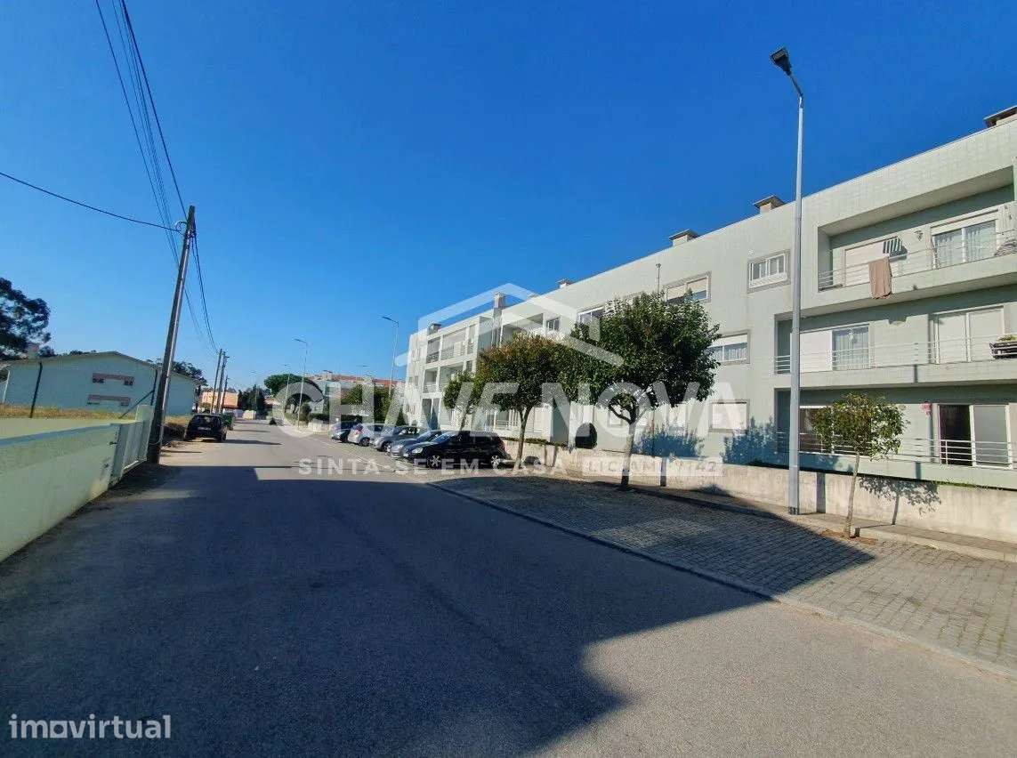 Apartamento T2 c/ Logradouro em Canelas - Grande imagem: 3/14