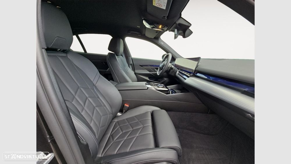 BMW 530 e Pack Desportivo M - 3