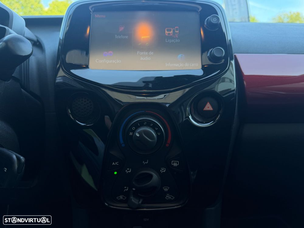 Toyota Aygo x-wave - 13