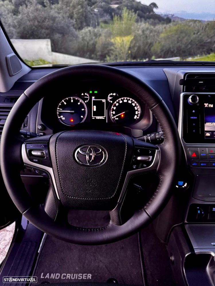 Toyota Land Cruiser 2.8 D-4D Auto Executive - 23