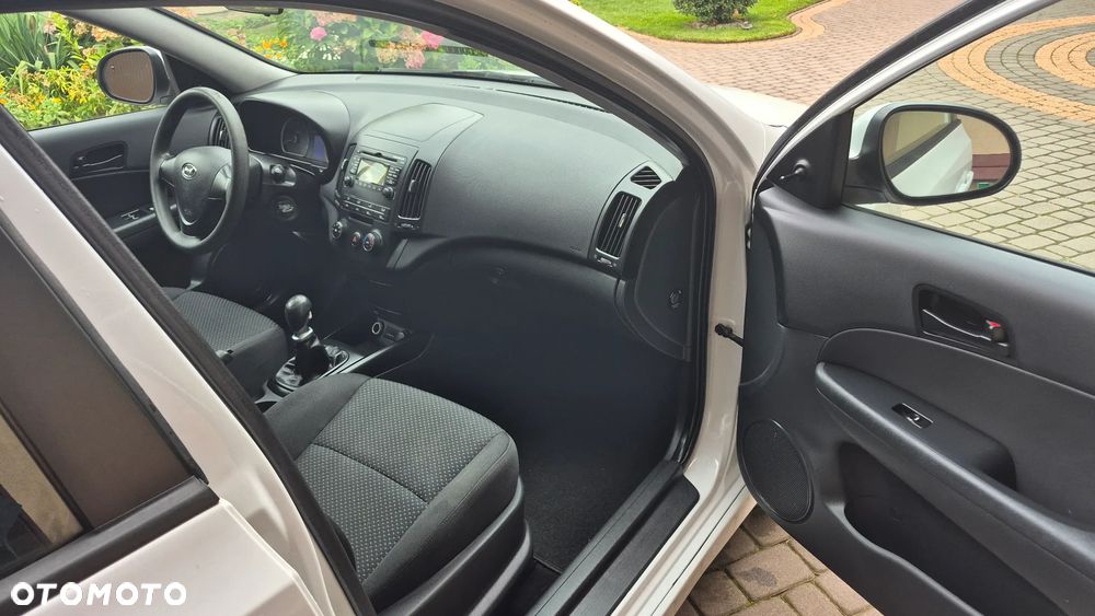 Hyundai i30 1.4 Base + EU5 - 22