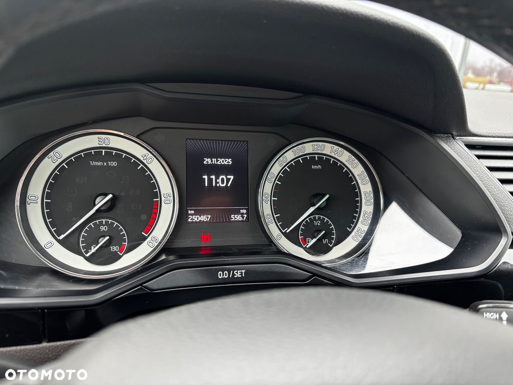 Skoda Superb 2.0 TDI 4x4 DSG L&K - 18