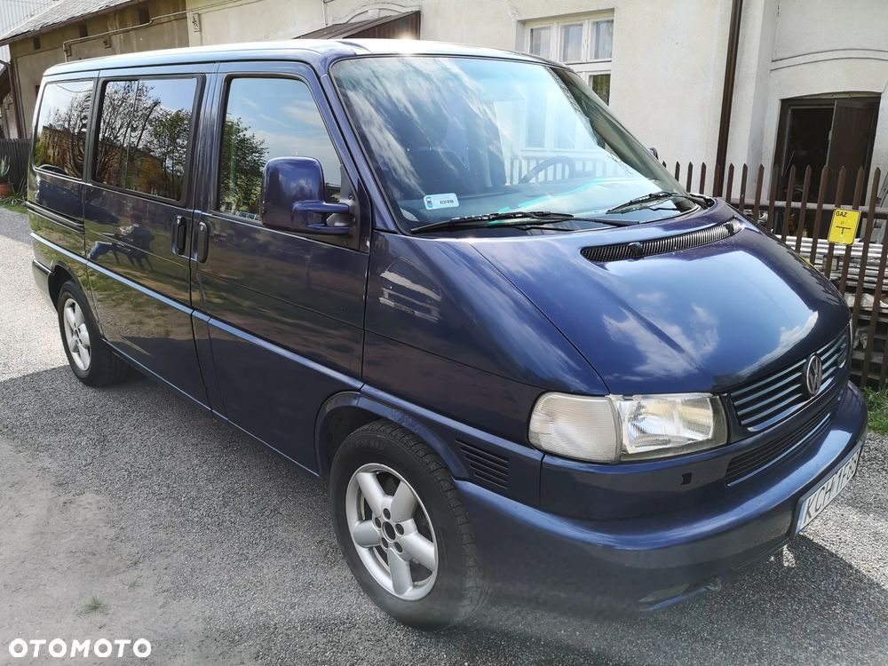 Volkswagen Caravelle - 1