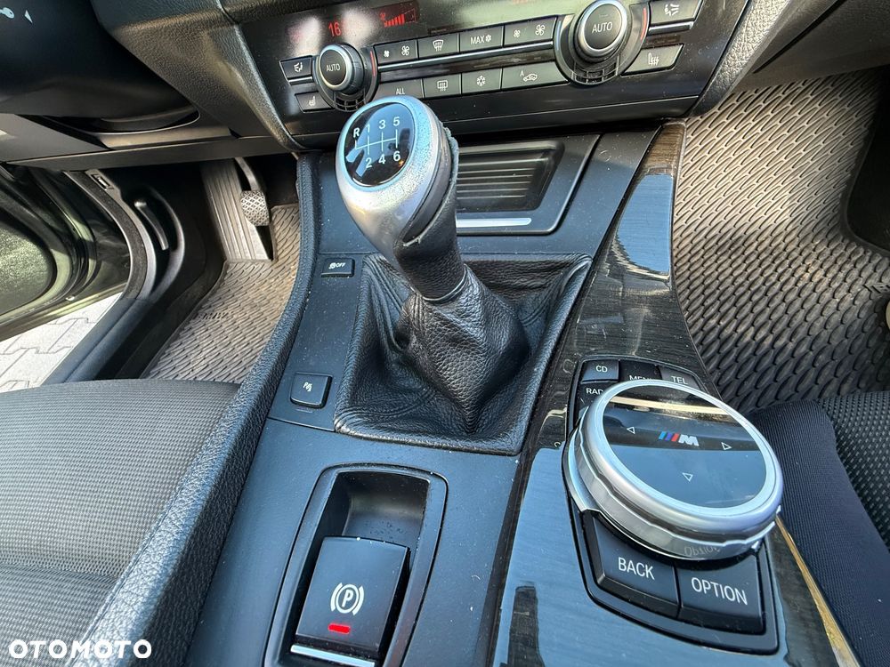 BMW Seria 5 520d - 26