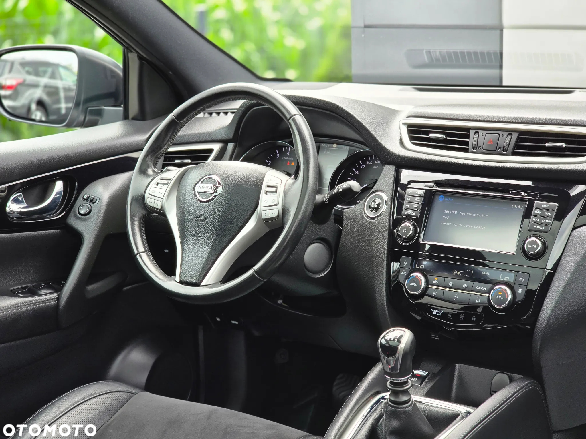 Nissan Qashqai 1.6 DIG-T N-Vision - 25