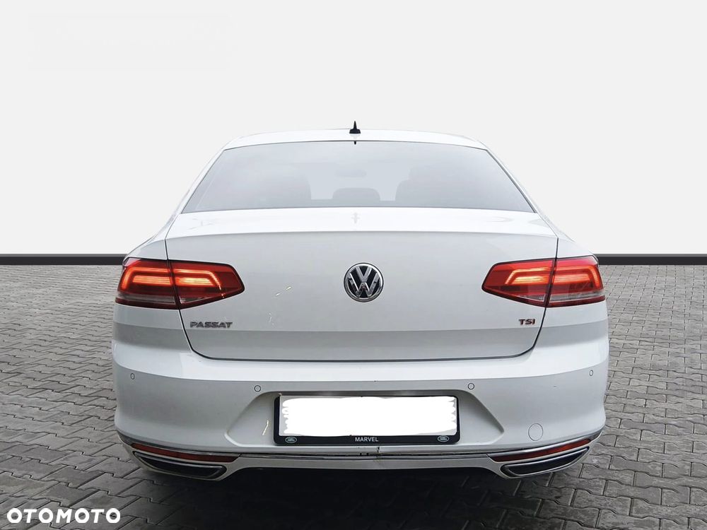 Volkswagen Passat - 2
