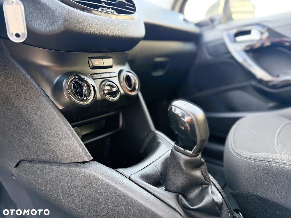 Peugeot 208 - 19