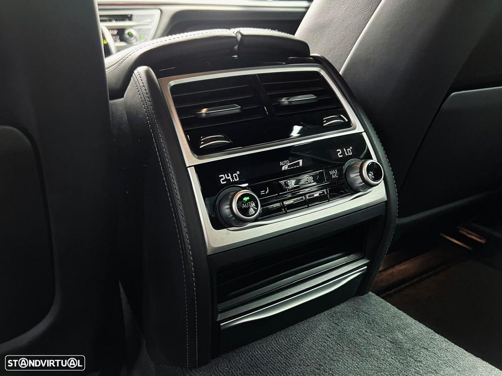 BMW 740 d xDrive Pack M - 38