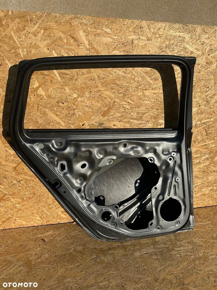 VW Passat B9 3J0 Skoda Superb IV drzwi tylne lewe kombi - 6