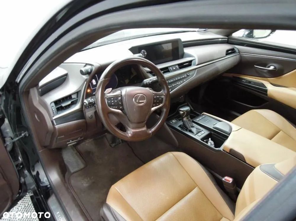 Lexus ES 300h Business Edition - 15