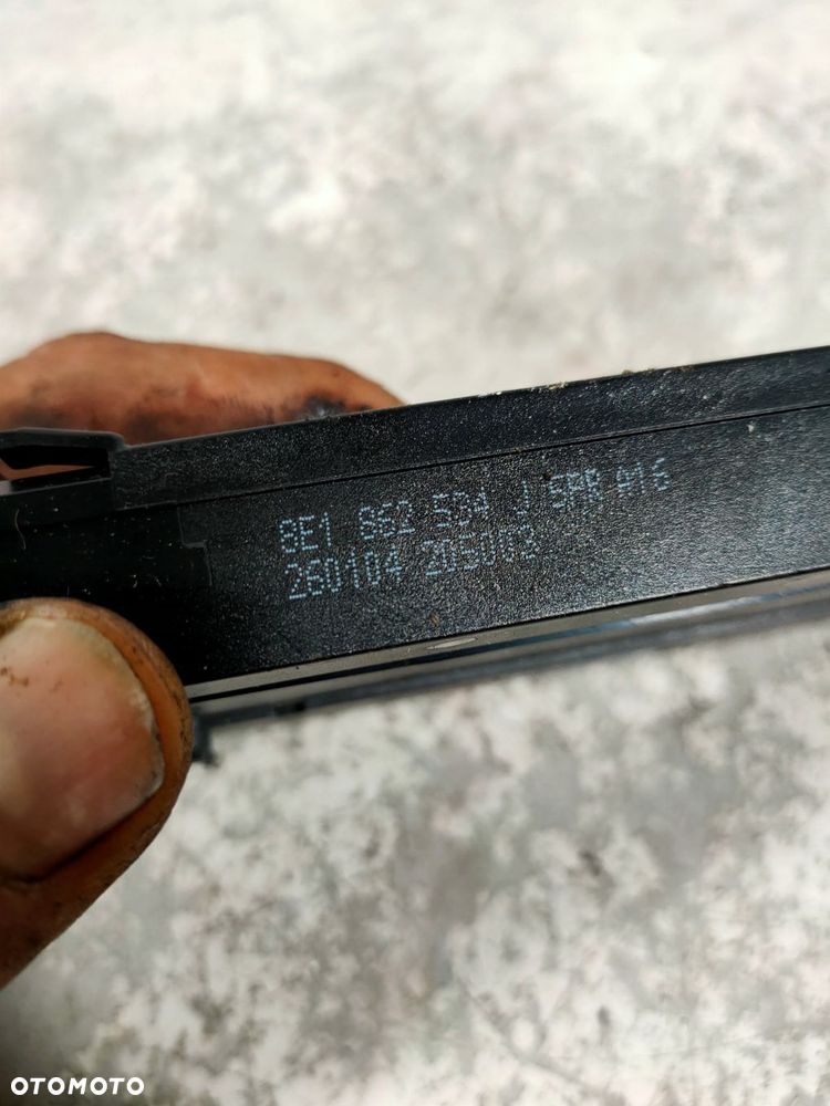 uchwyt na kubek a4 b6 b7 8e1862534j ładny oryginał - 3