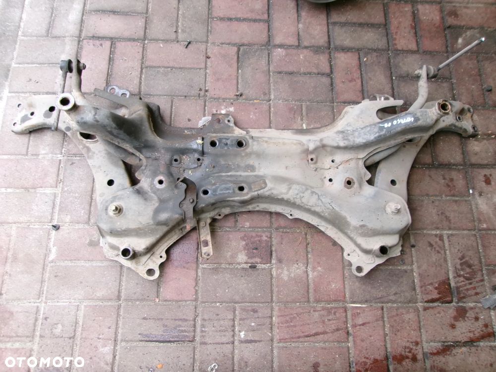 BELKA ZAWIESZENIA WAHACZE TOYOTA VERSO 09-18 - 1