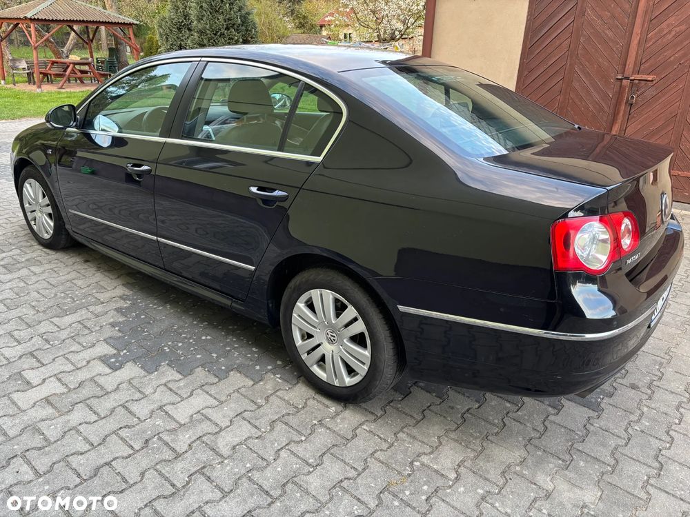 Volkswagen Passat 2.0 TDI DPF Highline - 8