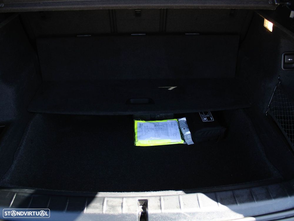 BMW X1 18 d sDrive Auto - 51