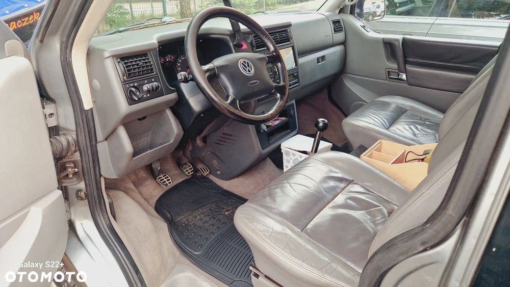 Volkswagen Multivan - 11