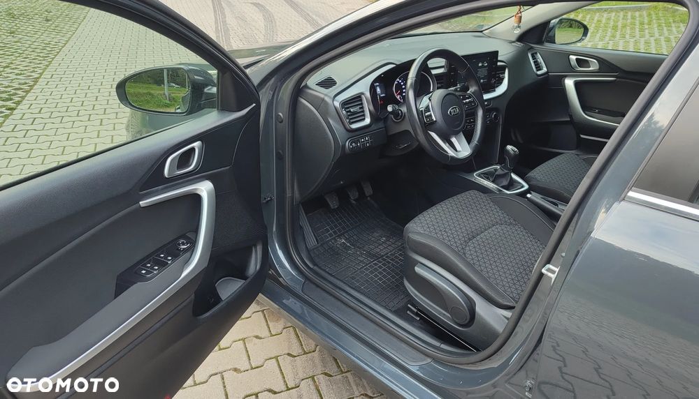 Kia Ceed 1.6 CRDi SCR M - 12