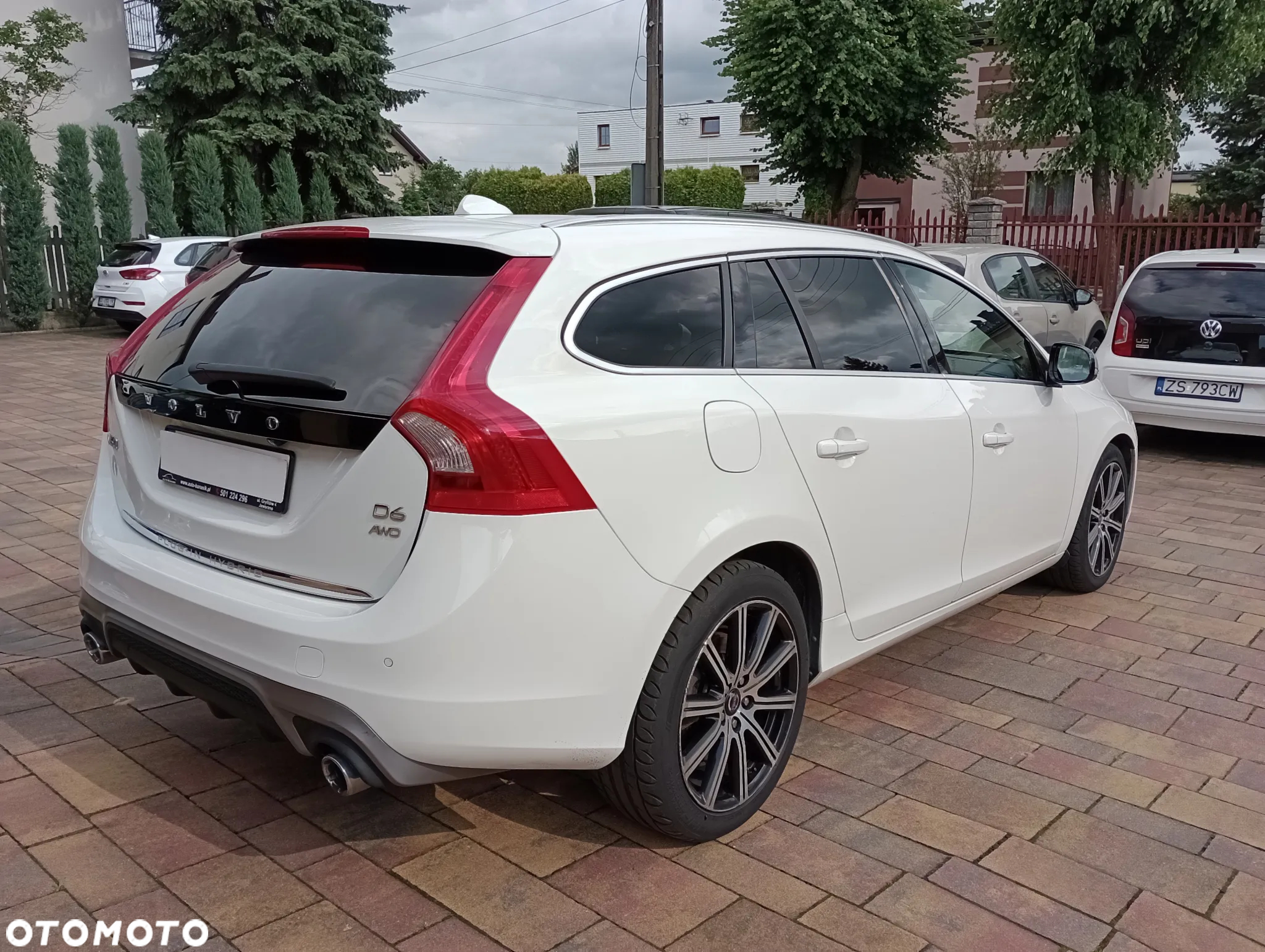 Volvo V60 D5 AWD R-Design Summum - 5