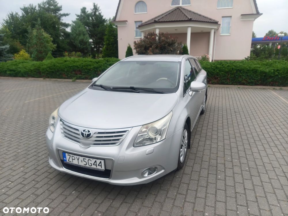 Toyota Avensis 2.0 D-4D Luna - 1